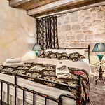 מלון Historic Plaza Varos (adults Only) ספליט