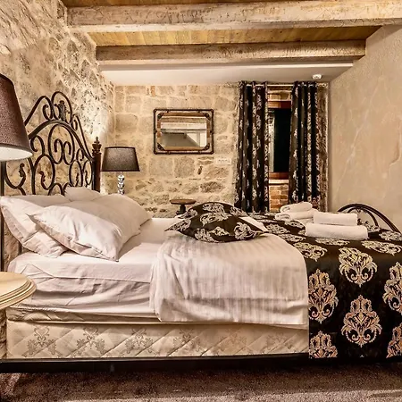 Hotel Historic Plaza Varos (adults Only)