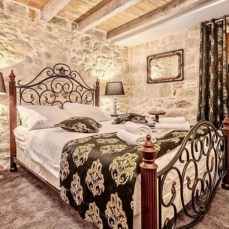 Hotel Historic Plaza Varos (adults Only) 4*