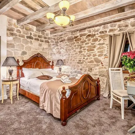 Historic Plaza Varos (adults Only) 4* Split