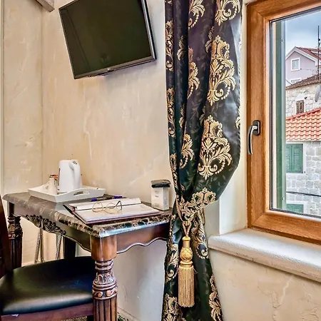 Szálloda Historic Plaza Varos (adults Only) 4*
