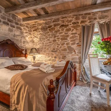 Historic Plaza Varos (adults Only) 4* Split