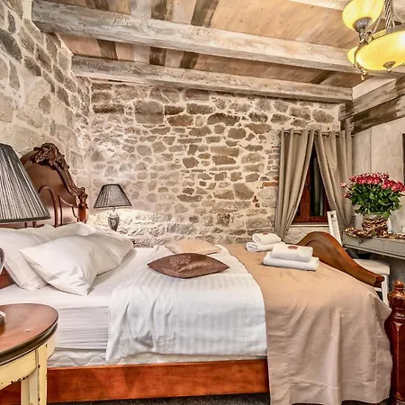 Historic Plaza Varos (adults Only) 4*