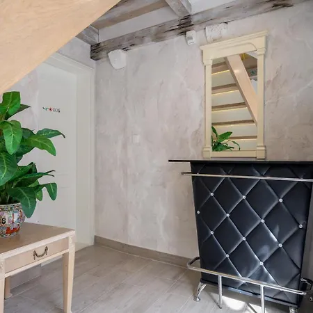 Historic Plaza Varos (adults Only) ホテル スプリト