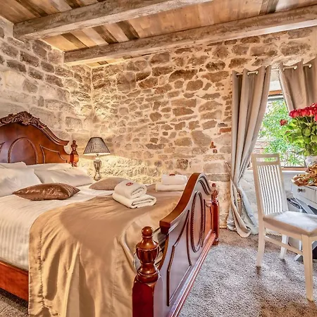 Historic Plaza Varos (adults Only) 4*