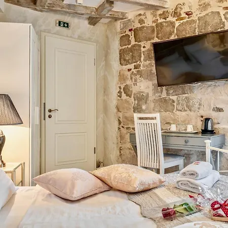 Historic Plaza Varos (adults Only) 4* スプリト