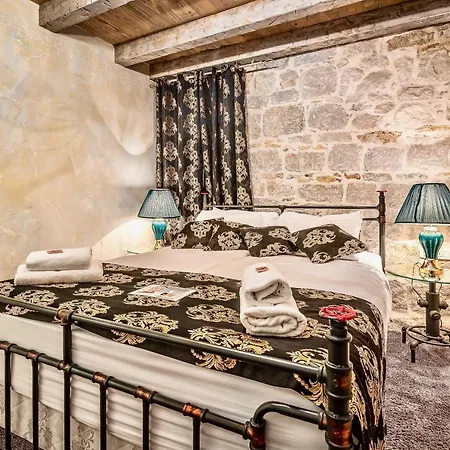 Hotel Historic Plaza Varos (adults Only) Split