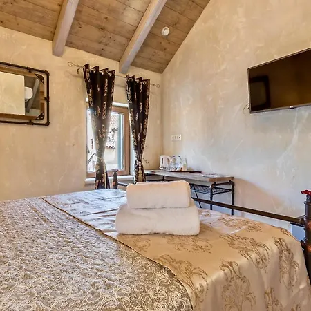 Historic Plaza Varos (adults Only) 4*