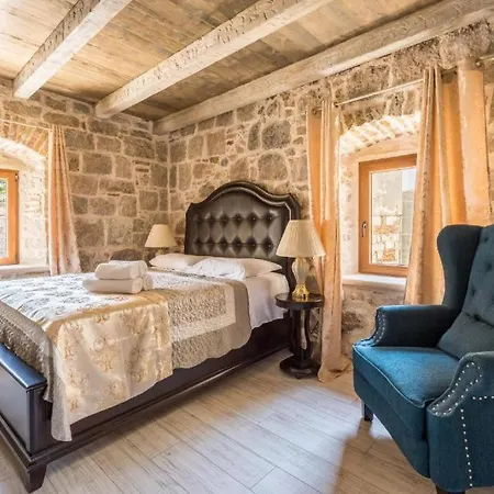 Hotel Historic Plaza Varos (adults Only)