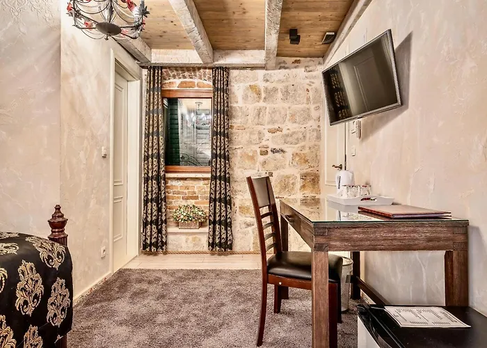 Historic Plaza Varos (adults Only) Hotel Split