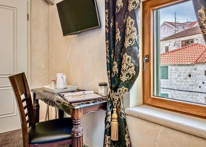 Hotel Historic Plaza Varos (adults Only) 4*