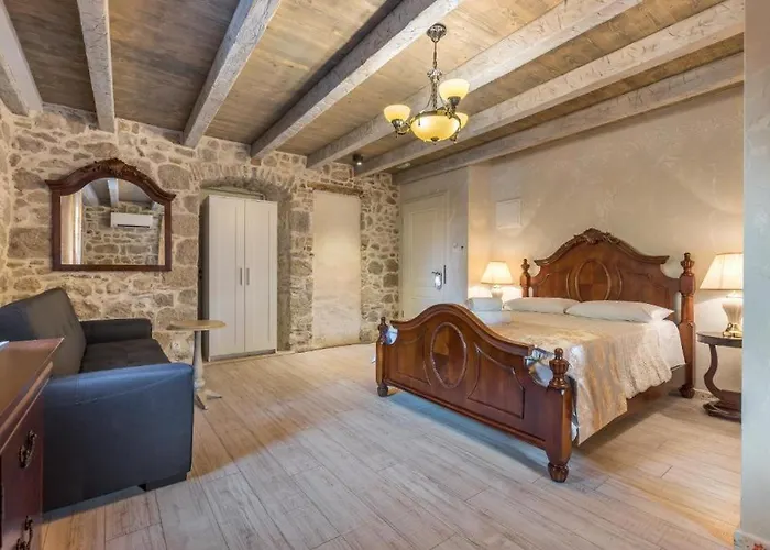 Hotel Historic Plaza Varos (adults Only) 4*